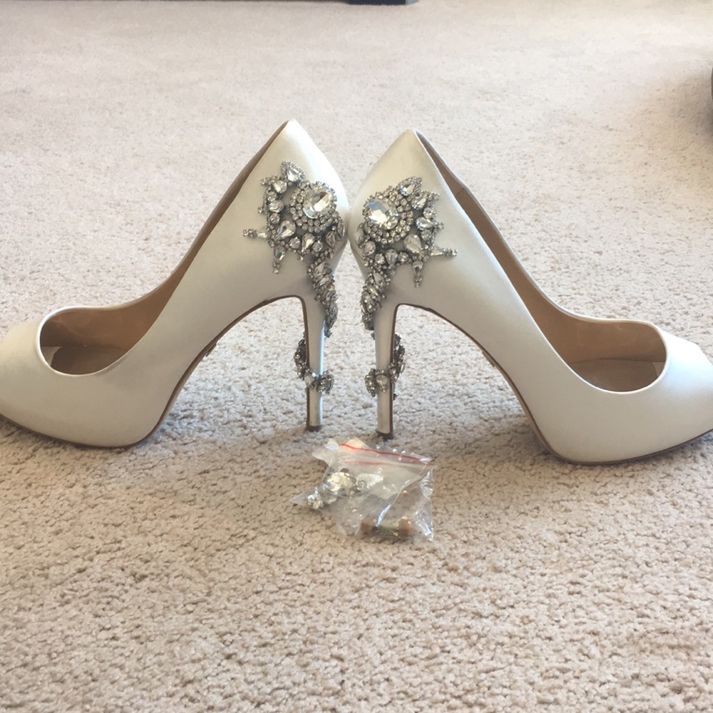 Badgley Mischka white heels